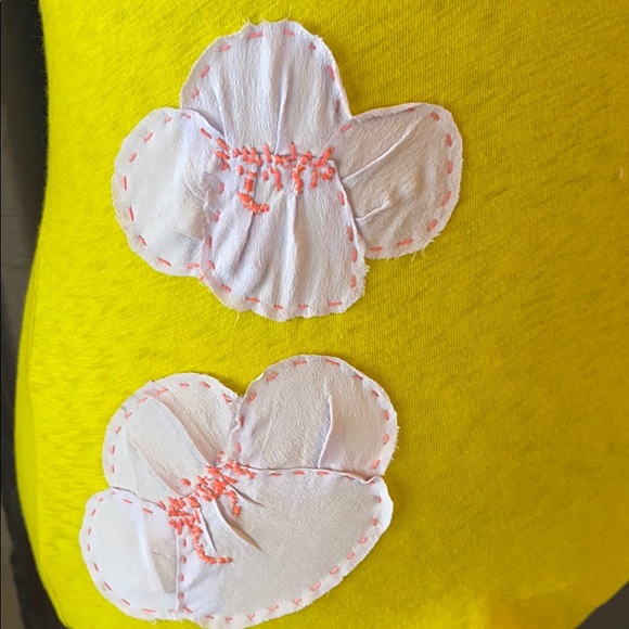 😎 3/$25 NWT J Crew V-Neck Embellished Tee - Picture 2 of 5